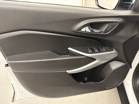 Certified 2024 Chevrolet Trax RS FWD image 13