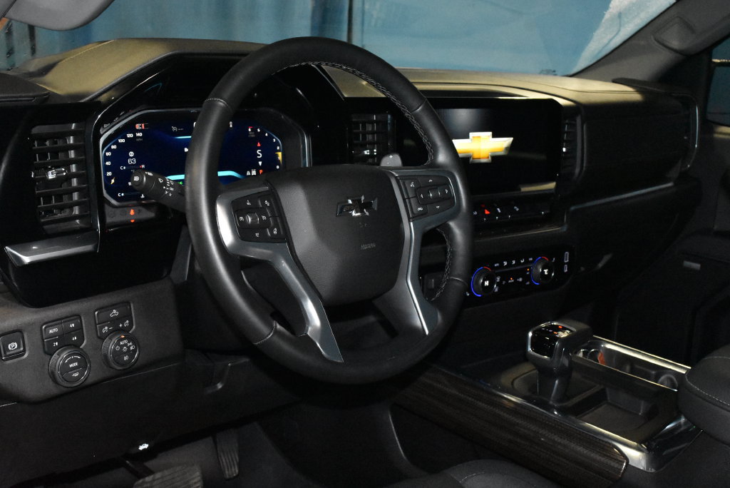 Used 2026 Chevrolet Silverado 1500 RST AWD/4WD image 2