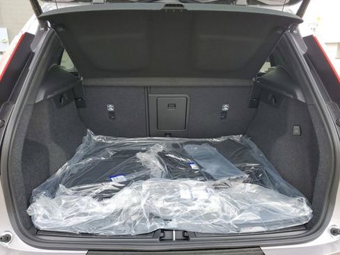 New 2026 Volvo XC40 B5 Plus w/ Protection Package Premier image 30