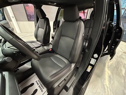 Used 2025 Honda Odyssey Sport-L image 10