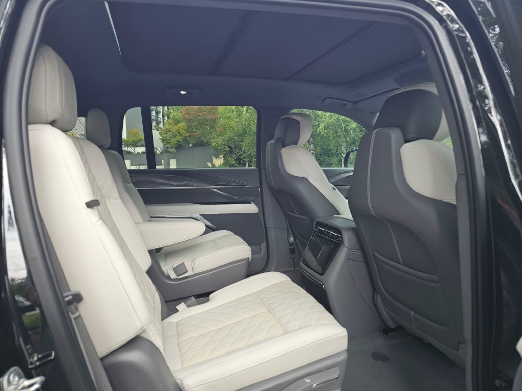 New 2026 Cadillac Escalade IQ Luxury 1 AWD/4WD image 13
