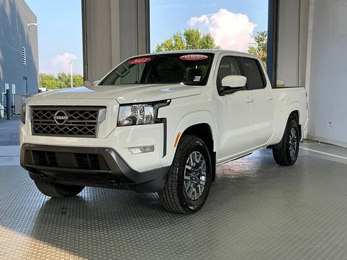Used 2023 Nissan Frontier SV w/ Technology Package AWD/4WD image 2