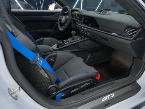 Used 2026 Porsche 911 GT3 RWD image 31
