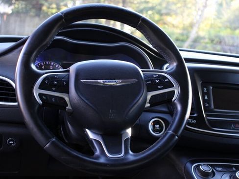 Used 2015 Chrysler 200 Limited w/ Convenience Group FWD image 17