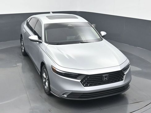 Used 2024 Honda Accord EX image 3