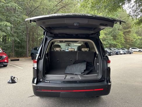 Certified 2022 Lincoln Navigator Reserve AWD/4WD image 26