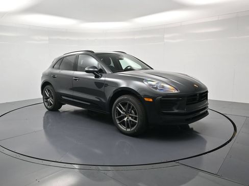 Used 2026 Porsche Macan AWD/4WD image 32