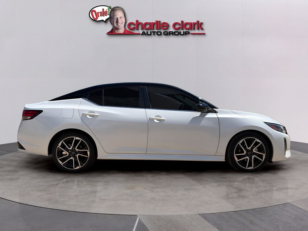 Used 2025 Nissan Sentra SR FWD image 6