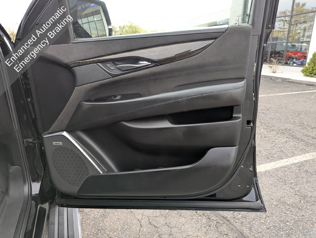 Used 2020 Cadillac Escalade Platinum AWD/4WD image 36