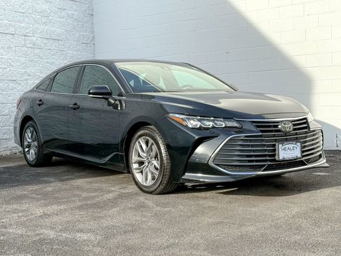 Used 2019 Toyota Avalon XLE image 1