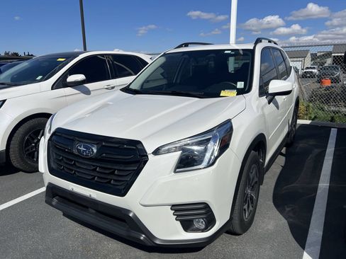 Used 2023 Subaru Forester Premium AWD/4WD image 10