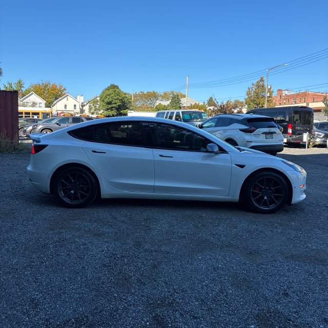 Used 2022 Tesla Model 3 Long Range AWD/4WD image 1