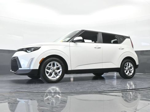Used 2024 Kia Soul LX w/ Option Group 015 FWD image 52