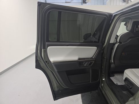 Used 2023 Rivian R1S Launch Edition AWD/4WD image 17