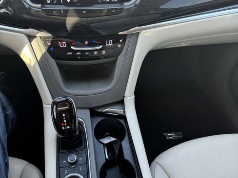 Used 2020 Cadillac XT6 Premium Luxury image 27