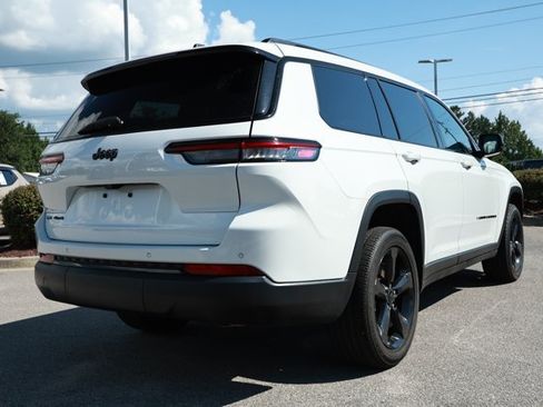 Used 2023 Jeep Grand Cherokee L Laredo AWD/4WD image 6