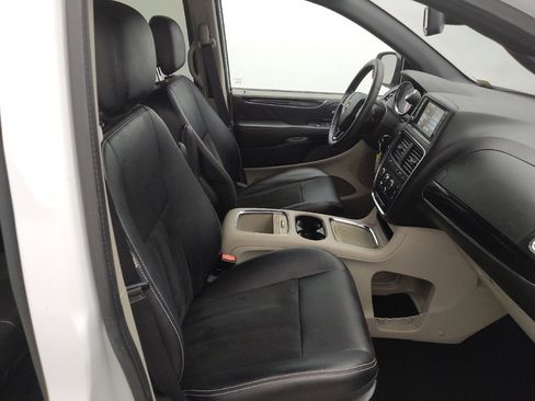 Used 2019 Dodge Grand Caravan SXT FWD image 21