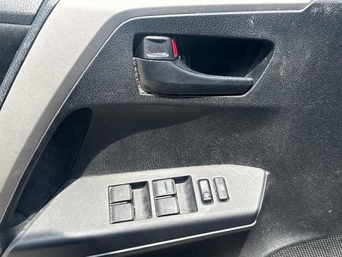 Used 2017 Toyota RAV4 LE FWD image 24