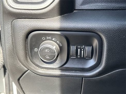 Used 2020 RAM 5500 Tradesman w/ Chrome Appearance Group image 33