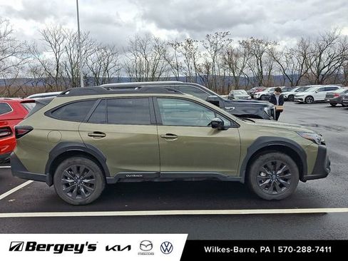 Used 2025 Subaru Outback Onyx Edition image 9