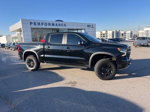 Used 2025 Chevrolet Silverado 1500 ZR2 w/ Technology Package image 3