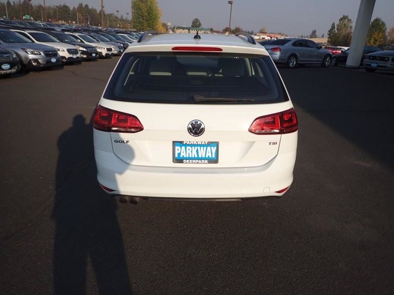Used 2016 Volkswagen Golf S FWD image 4