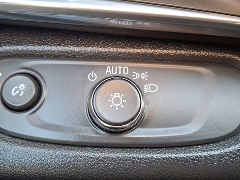 Used 2024 Buick Envista Preferred image 24