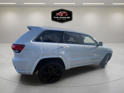 Used 2015 Jeep Grand Cherokee Altitude image 12