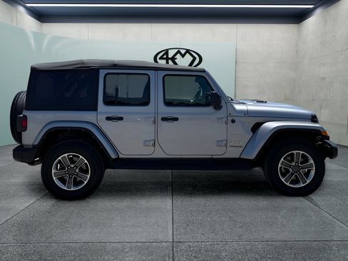 Used 2021 Jeep Wrangler Unlimited Sahara AWD/4WD image 2