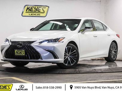 Used 2025 Lexus ES 300h w/ Premium Package