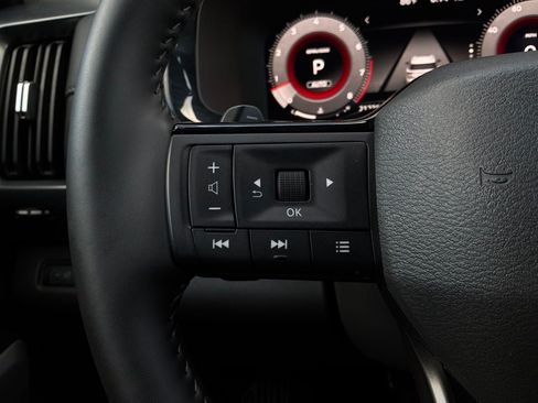 Used 2026 Nissan Pathfinder SL AWD/4WD image 39