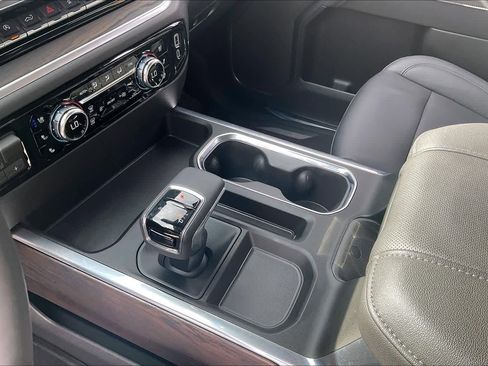 Certified 2026 GMC Sierra 1500 SLT image 30