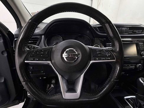 Used 2018 Nissan Rogue Sport SL w/ SL Premium Package image 16