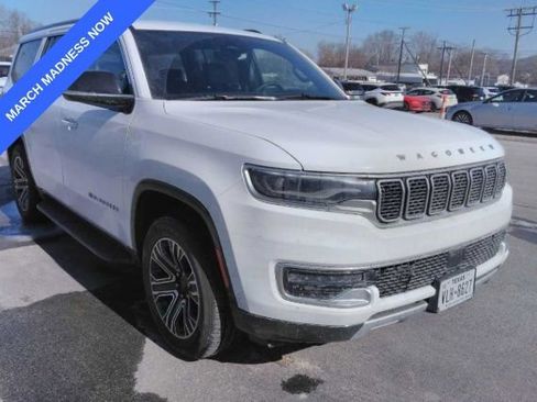 Used 2024 Jeep Wagoneer Series II w/ Flexible Seating Group image 1