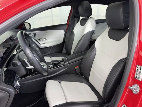 Used 2019 Mercedes-Benz A 220 4MATIC image 11