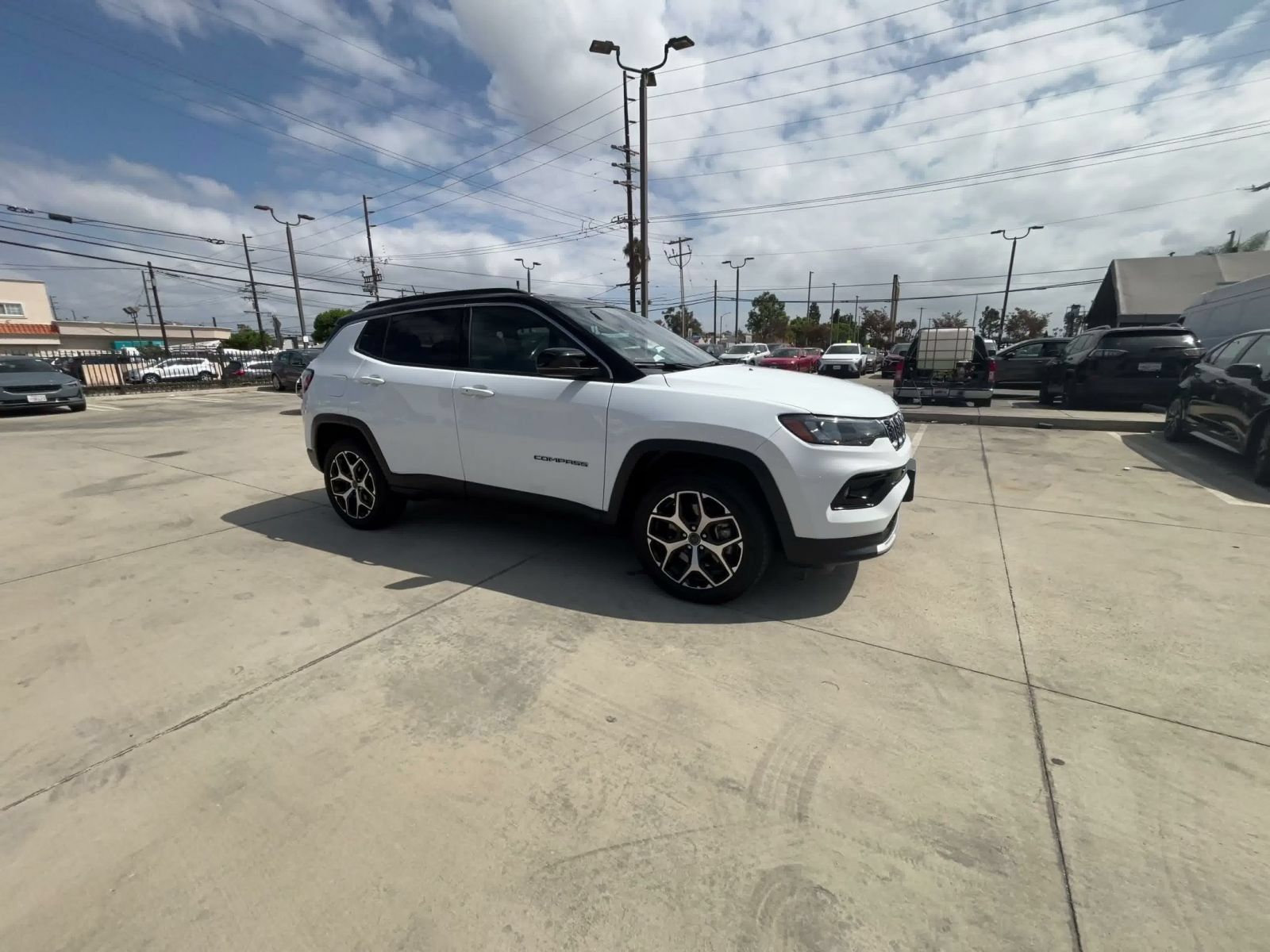 Used 2025 Jeep Compass Limited AWD/4WD image 2