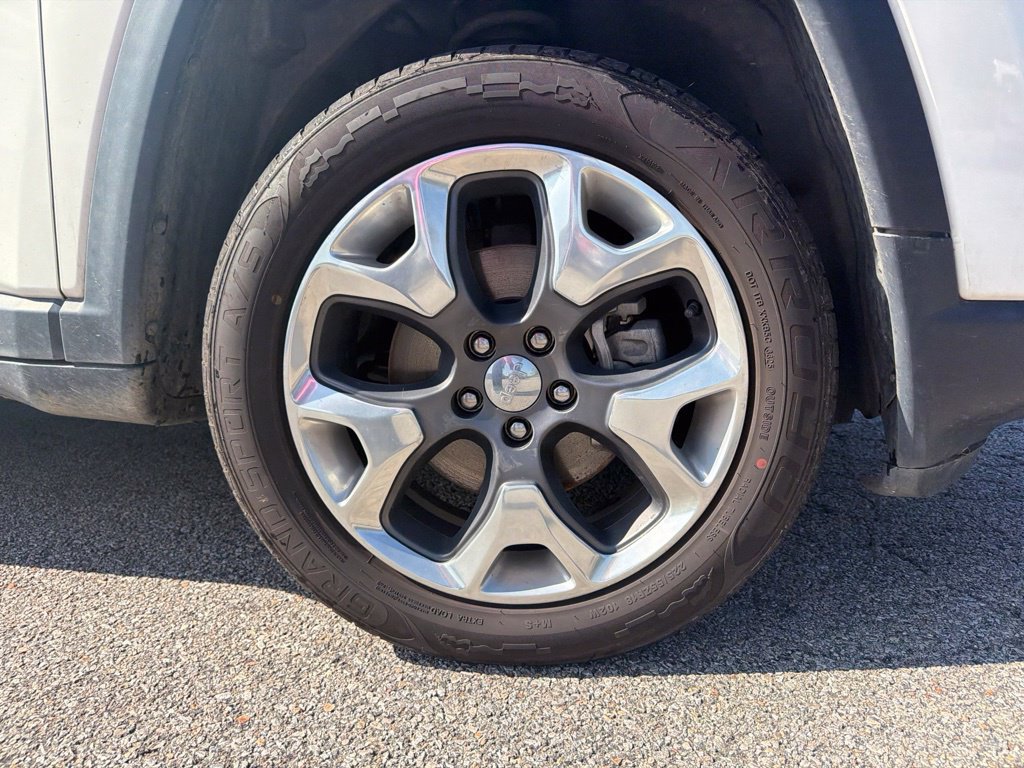 Used 2018 Jeep Compass Limited w/ Navigation Group AWD/4WD image 14
