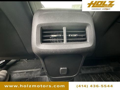 Used 2018 Chevrolet Equinox LT image 22