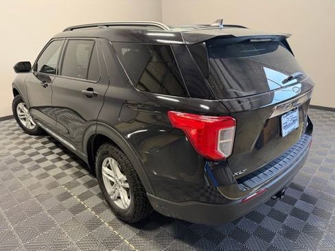 Used 2022 Ford Explorer XLT image 12