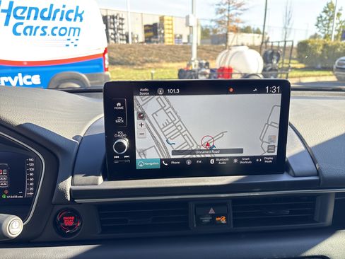 Used 2025 Honda Pilot Black Edition image 31