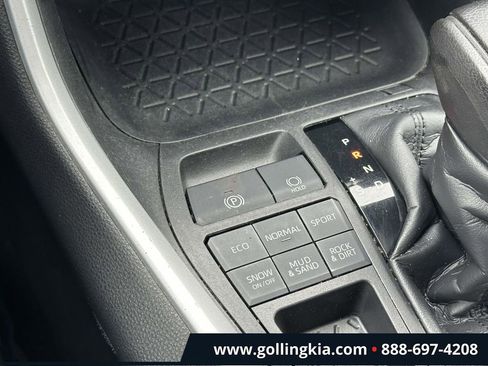 Used 2020 Toyota RAV4 XLE w/ Convenience Package image 27