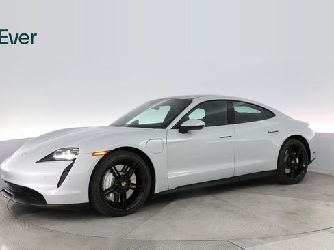Used 2022 Porsche Taycan image 15