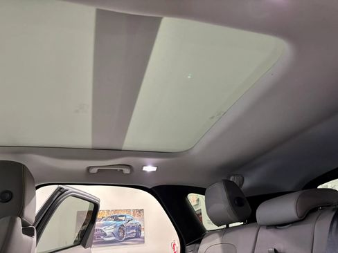 Used 2017 Jaguar F-PACE R-Sport image 17