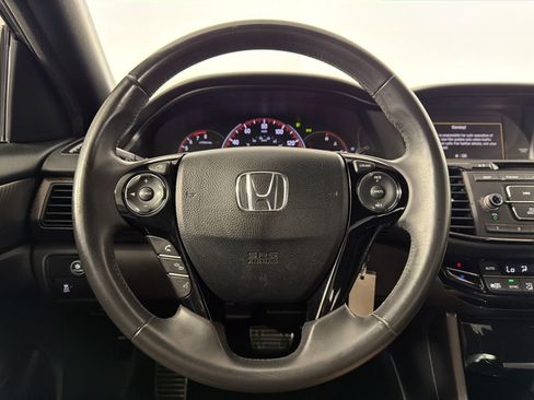 Used 2016 Honda Accord Sport image 9