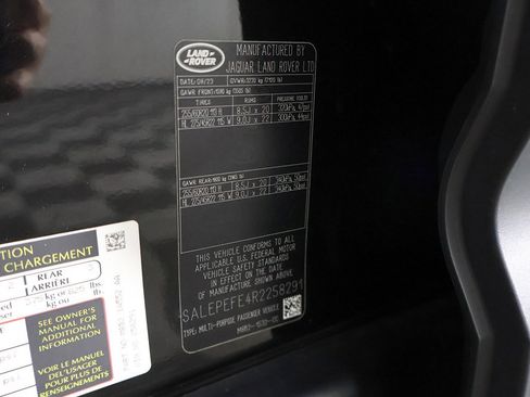 Used 2024 Land Rover Defender 110 SE image 51