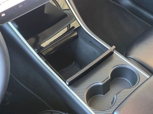 Used 2021 Tesla Model Y Long Range image 22