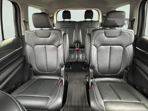 Used 2024 Jeep Grand Cherokee L Limited image 20