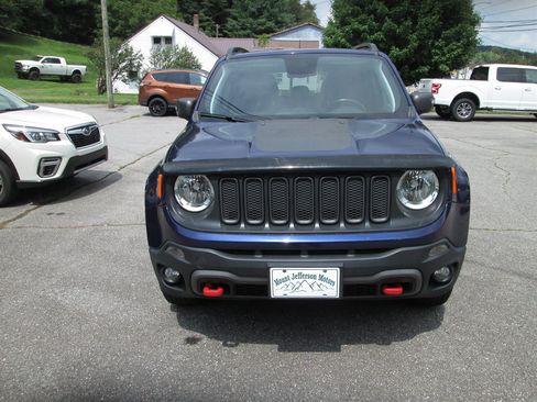 Used 2018 Jeep Renegade Trailhawk w/ UConnect 8.4 Nav Group AWD/4WD image 2