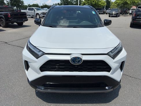 Used 2023 Toyota RAV4 XSE AWD/4WD image 2