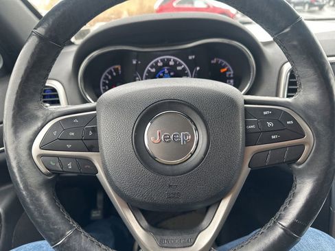 Used 2018 Jeep Grand Cherokee Limited w/ Luxury Group II image 25